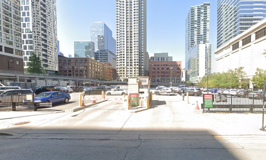 Image 2: Parking at 430 N. Rush St. Lot