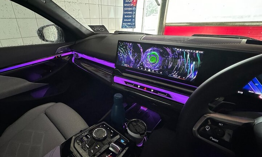 Image 3: Melbourne Luxury EV Airport Transfer