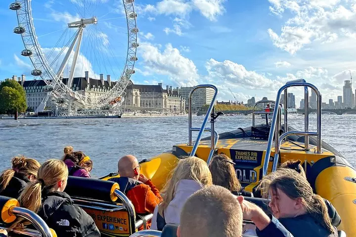 Speedboat Cruise Tour: Embankment OR Westminster Pier -70 minutes