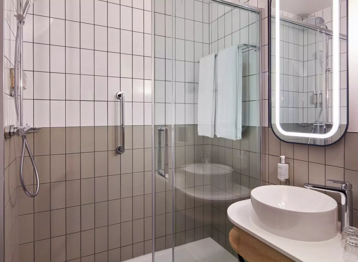 ✈ IRELAND | Dublin - Leonardo Hotel Dublin Parnell Street 4*, 2 nig...