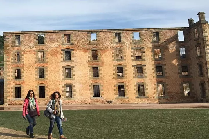Port Arthur, Richmond and Tassie Devils Active Tour from Hobart