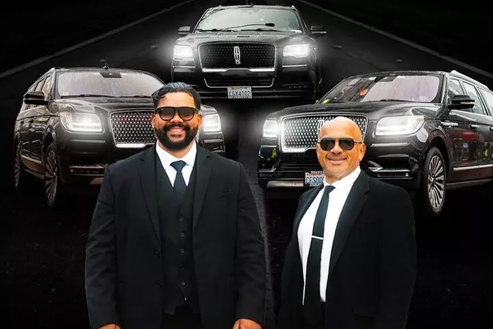 Luxury SUV Airport Transfer From SeaTac-Seattle (Up 6 Passengers) - Primary Image
