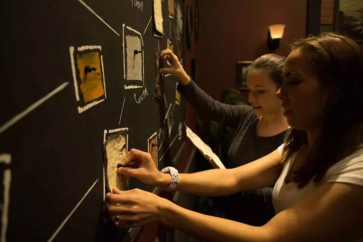 Sherlock Studies 75-Minute Escape Room