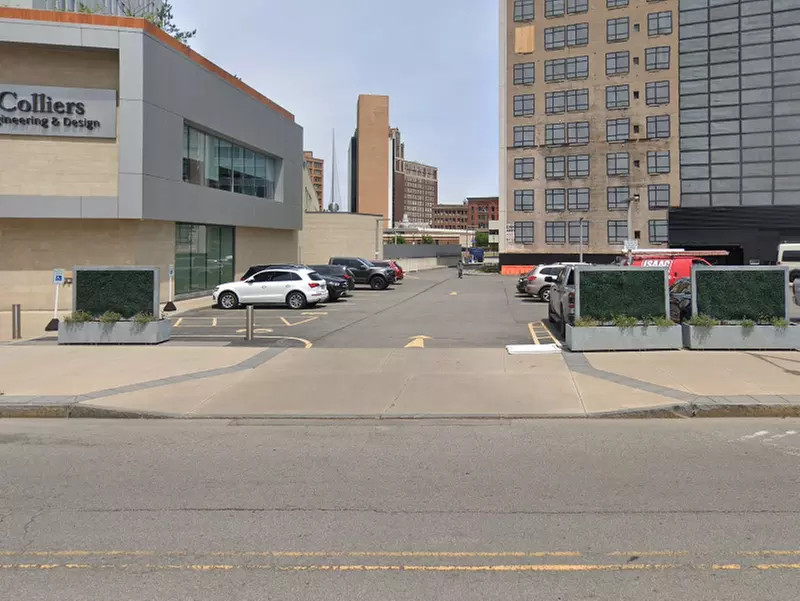 Parking at 290 E. Broad St. Lot