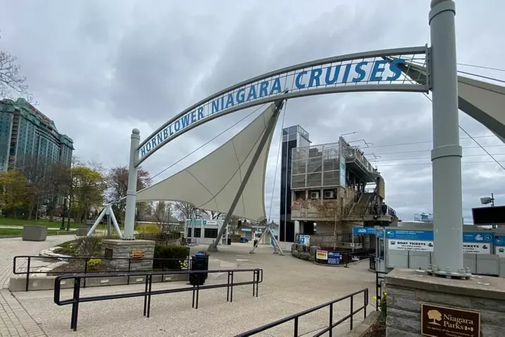 Toronto and Niagara Falls Walking Tour Pass - Second Medium