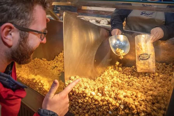 Chicago in a Day: Food and Architecture Private Walking Tour
