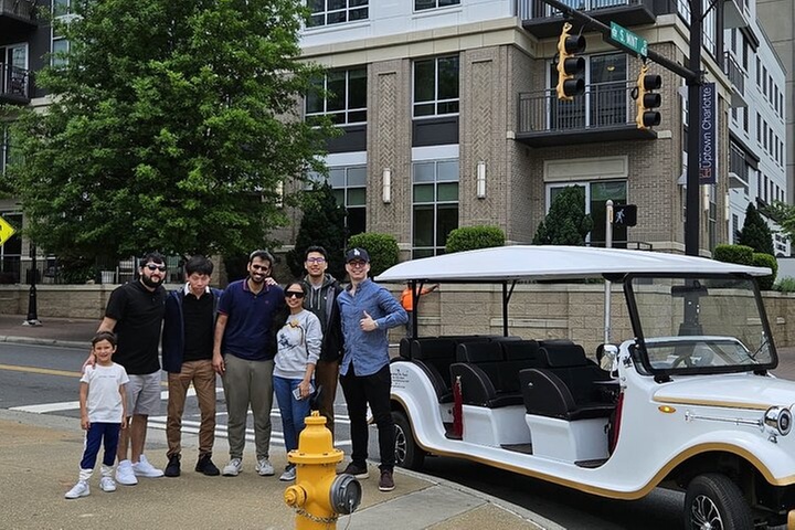Charlotte:Historical Southern Elegance Guided Tour by Vintage Car