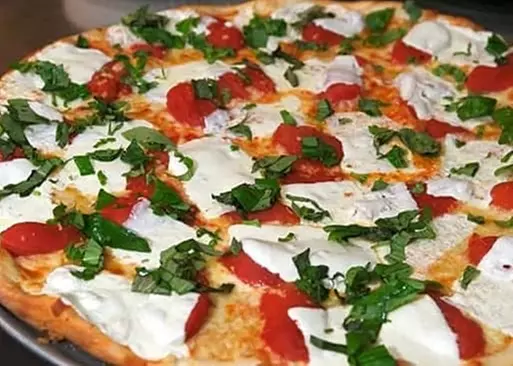 5% Cash Back at Stromboli Pizza