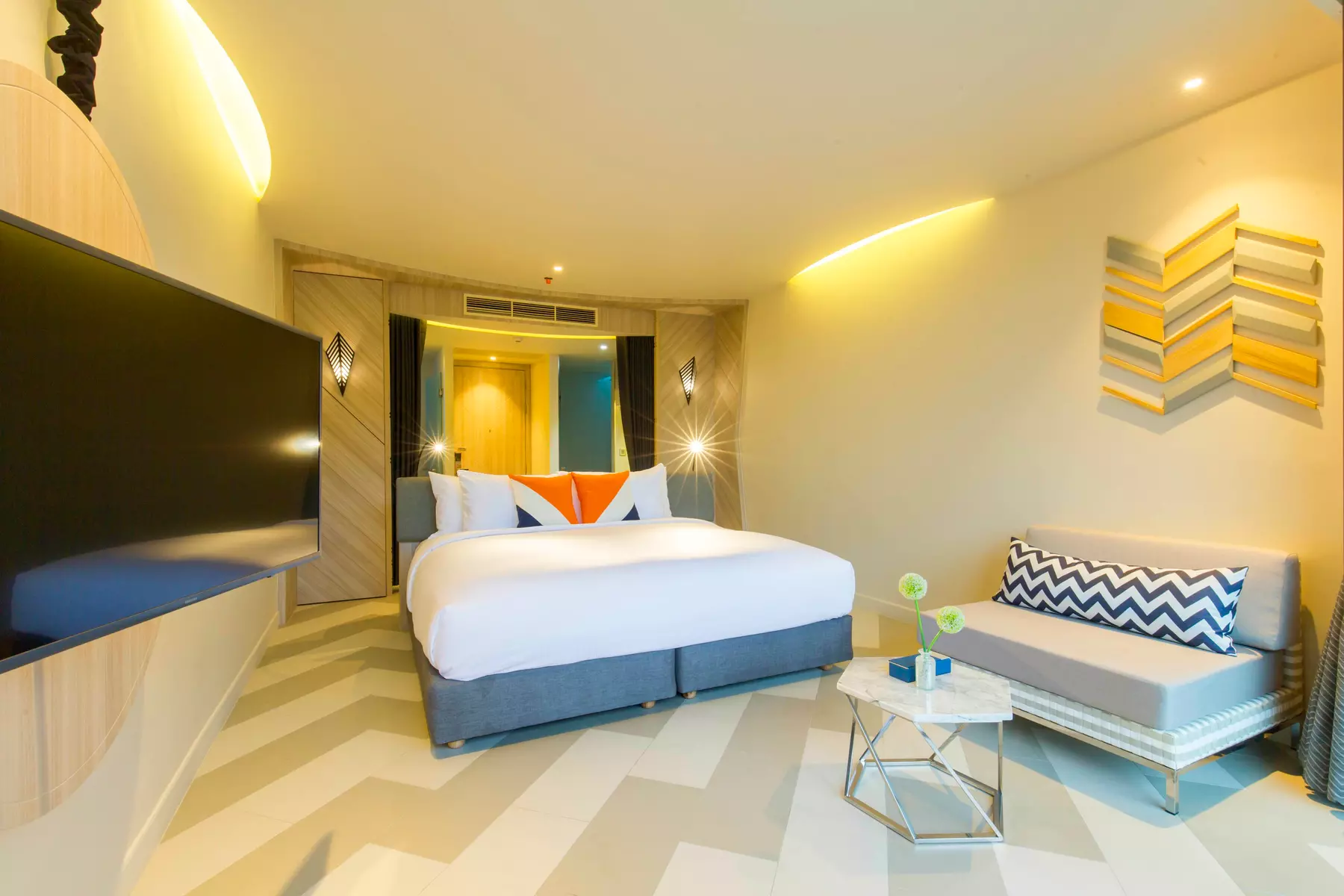 ✈ SÜDTHAILAND | Phuket - The SIS Kata - Adult Only 4*, 5 Nächte - Spa