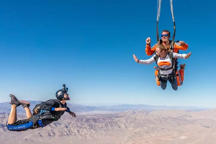 3-Hour Tandem Skydiving in Las Vegas