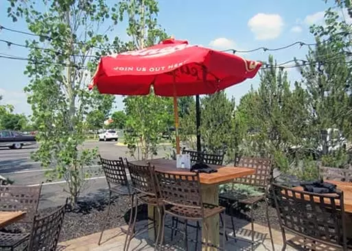 5% Cash Back at Malone's Bar & Grill
