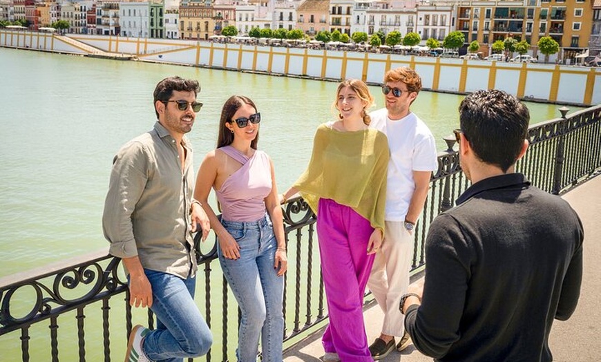 Image 13: Tour a pie por Sevilla, Museo Flamenco y crucero por el Guadalquivir