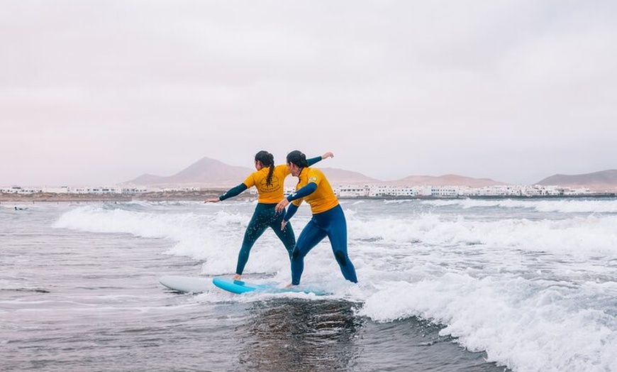 Image 6: Clase de surf de 2 horas en Lanzarote