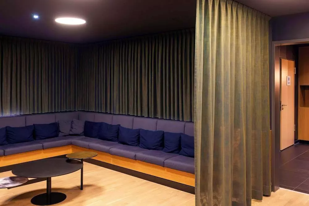 ✈ DEUTSCHLAND | Hamburg - Scandic Hamburg Emporio 4*, 2 Nächte