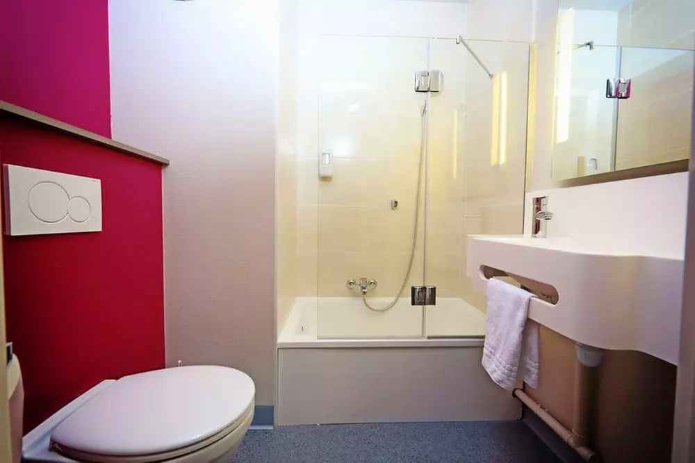 ✈ ÎLE-DE-FRANCE | Marne-la-Vallée - B&B Hotel Disneyland Paris 2*, ...