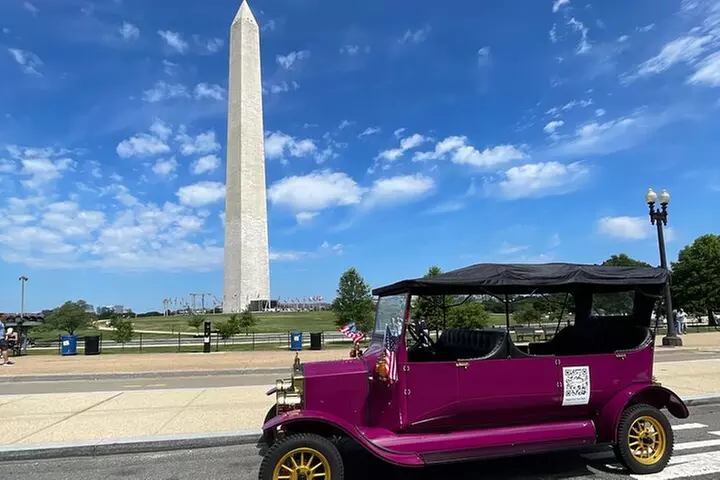 Washington DC Sightseeing Tour by Electric cart or Vintage Car