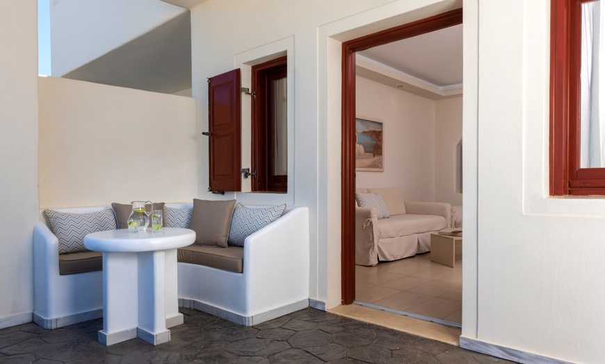 Image 8: ✈ SANTORIN | Firostefani - Splendour Resort 5* - Piscines