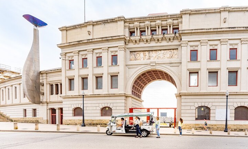 Image 15: Tour de Bienvenida a Barcelona en Eco Tuk Tuk Privado
