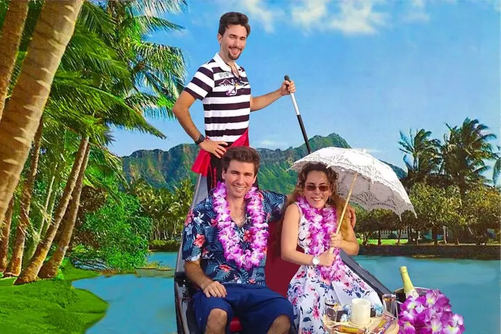 Waikiki Gondola Cruise Family Friendly & Small Group fun - Primary Image