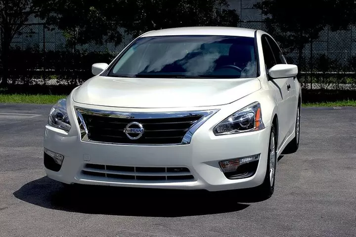Roundtrip Private Transfer Toronto Airport (YYZ) - City Center - Primary Image