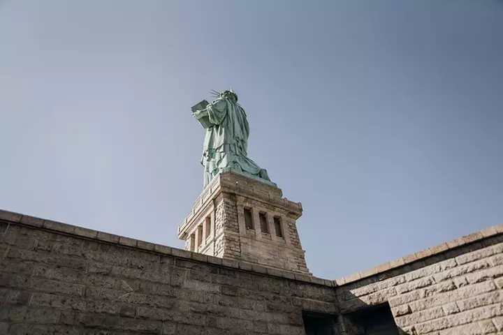 Statue of Liberty and Ellis Island Guided Tour with Ferry