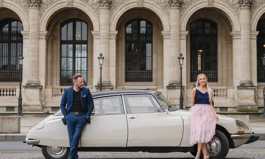 Image 26: Visite de l'émission de télévision de Paris dans une Citroën DS de ...
