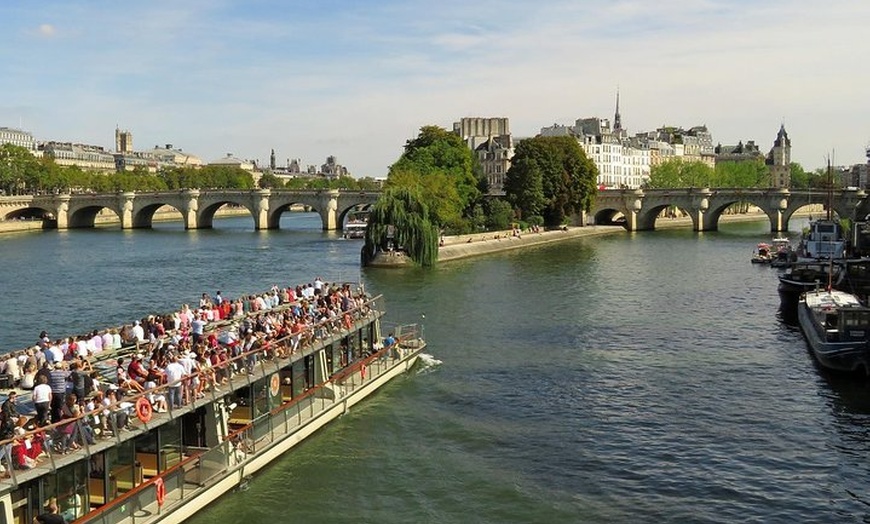 Image 3: Croisière sur la Seine et dégustation de crêpe près de la tour Eiffel