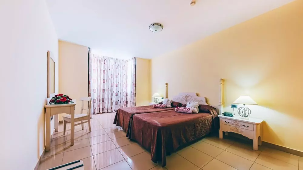 ✈ TENERIFE | San Miguel de Abona - Grand Muthu Golf Plaza Hotel & S...