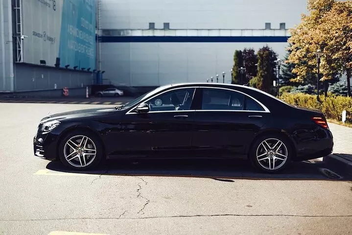 Arrival Private Transfer: George Bush Airport IAH to Houston in Business Car - Primary Image
