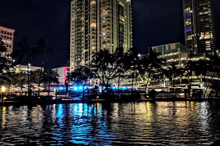 Private Fort Lauderdale Christmas Lights Boat Tour (up to 12ppl)