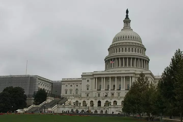 DC City Tour with 10+ Stops, Seasonal Cruise, Optional Tickets