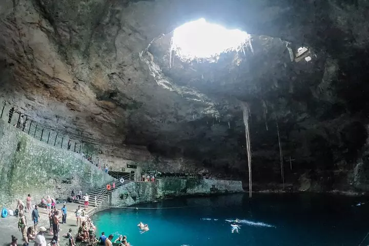 Chichen Itza Ruins, Cenote Ikkil & Hubiku, Valladolid and Buffet