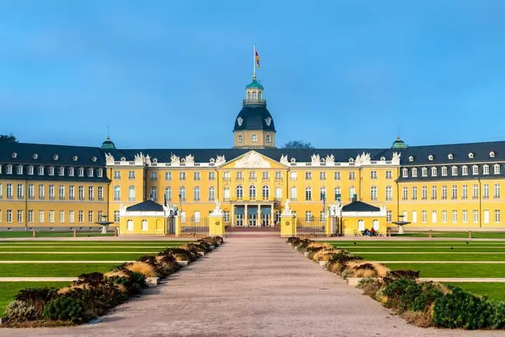 Karlsruhe in 60 Minuten mit einem Einheimischen erkunden - Primary Image