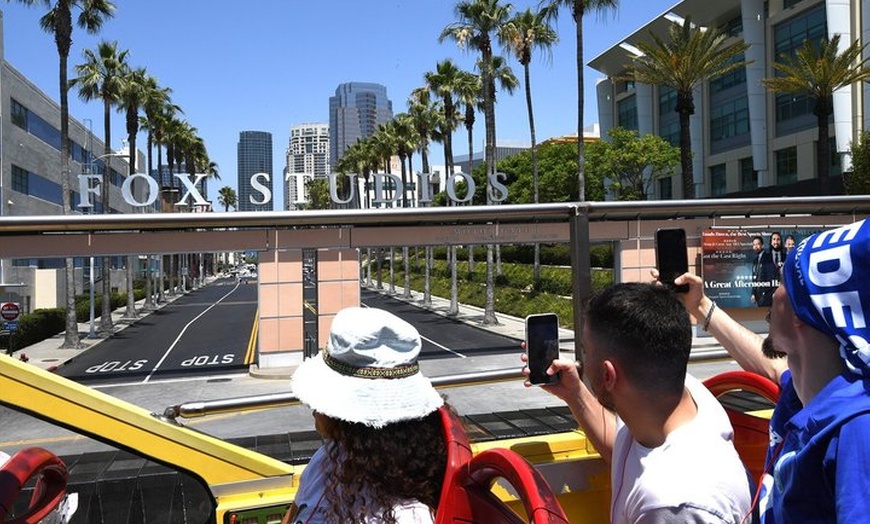 Image 15: Celebrity Homes Tour & Hop-on Hop-off Bus Package