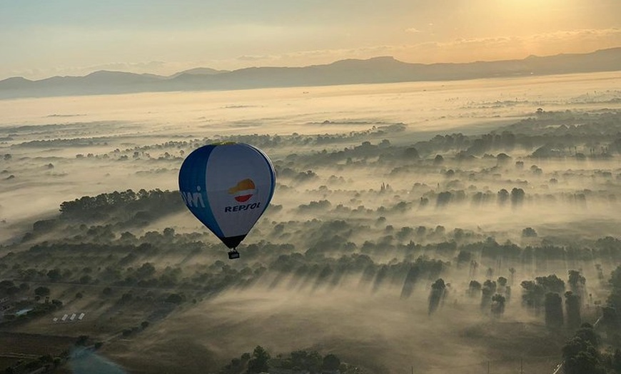 Image 9: Paseo romántico en globo al amanecer en Mallorca
