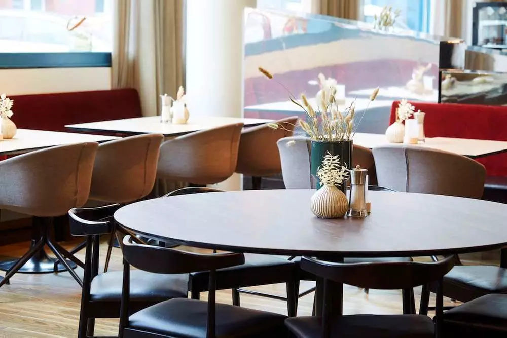 ✈ DEUTSCHLAND | Hamburg - Scandic Hamburg Emporio 4*, 2 Nächte