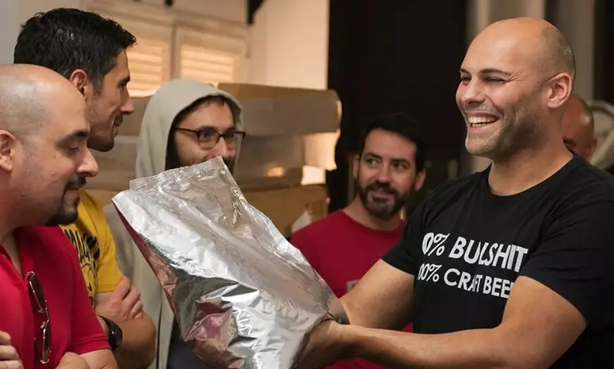 Image 1: Cata de Cervezas Artesanales con Visita Guiada a la Fábrica