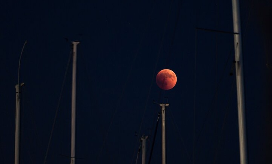 Image 8: Navegación Nocturna Bajo la Luna Llena en Sotogrande de 2.5 Horas