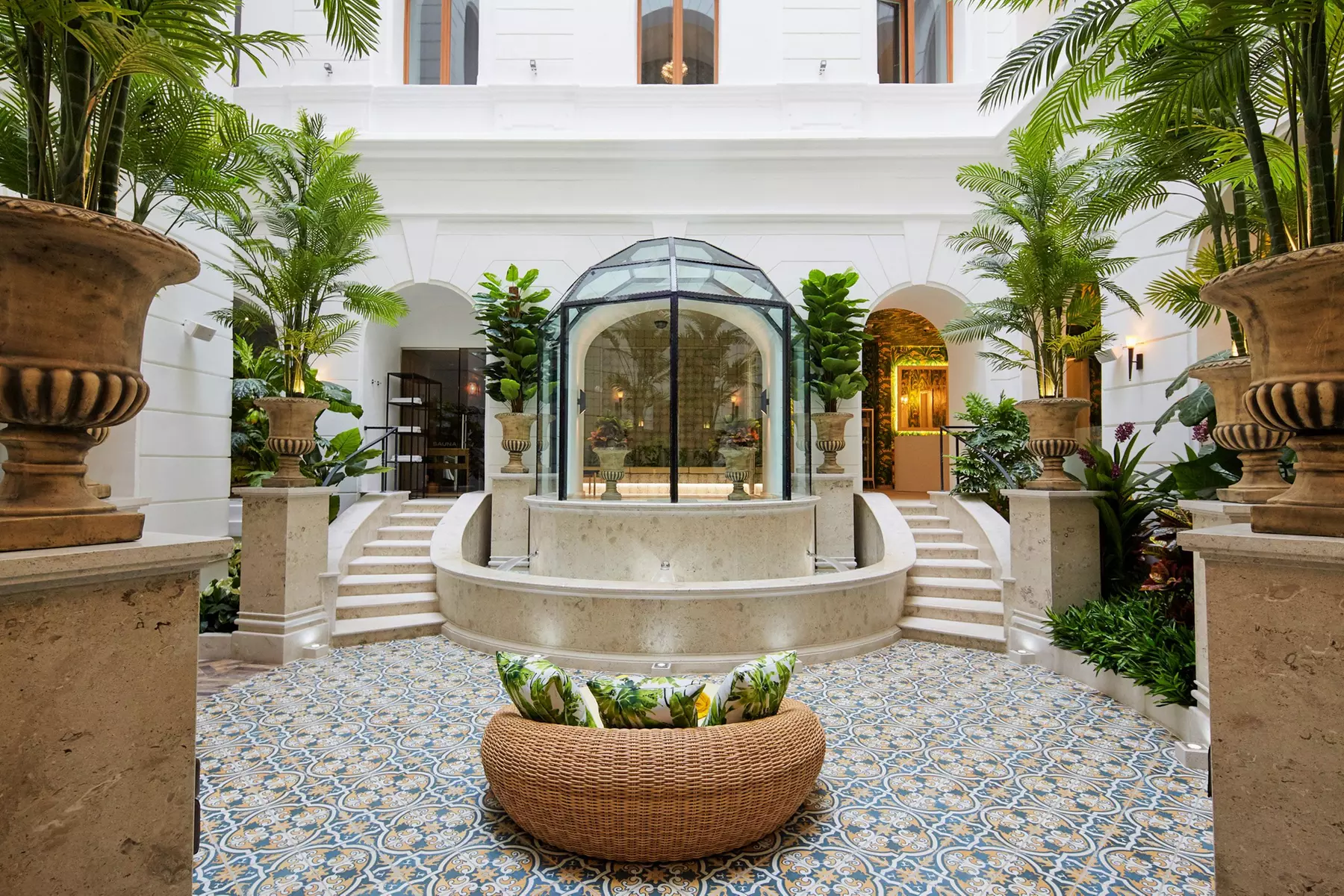 ✈ HONGARIJE | Boedapest - Mystery Hotel Budapest 5*, 2 nachten - Premium - Primary Image