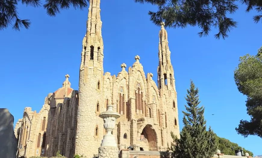 Image 12: Alicante : Bodega Vieja con Catas & Gaudí's style of Church