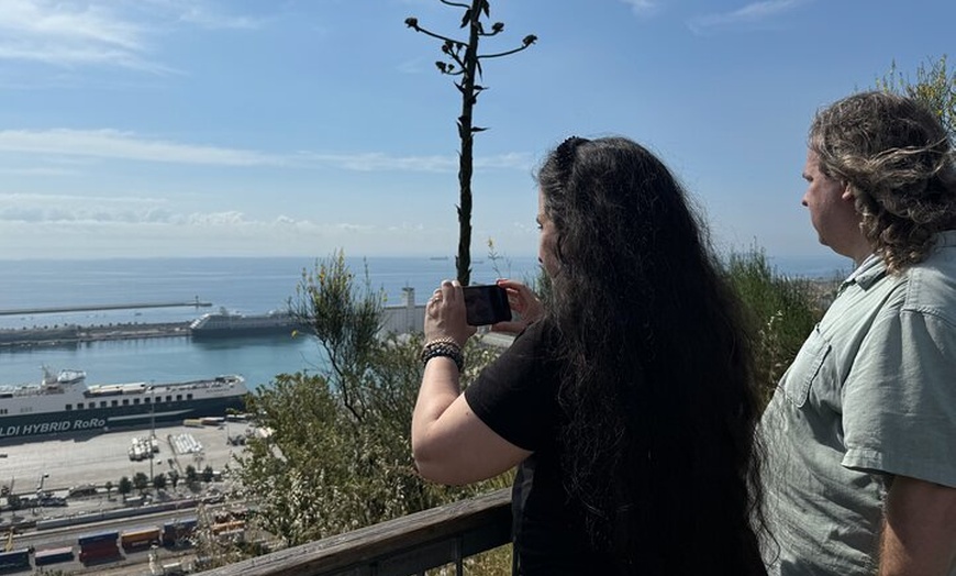 Image 10: Barcelona : Tour mágico de Montjuïc con cata de vinos