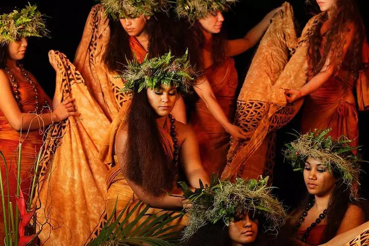 Luau Kalamaku on Kauai with Manor House 4-Course Dinner & Show