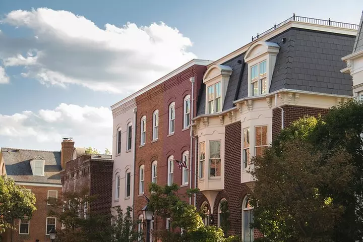 Old Town Alexandria in a Day with Round Trip Ferry Cruise