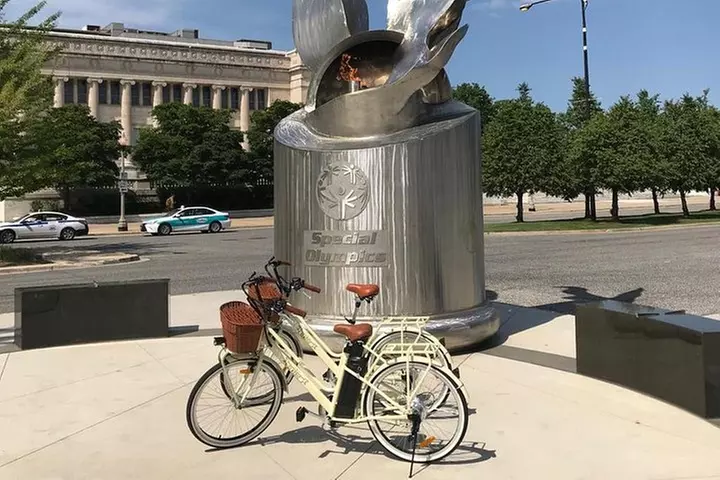 Chicago Lakefront Electric Bike Tour