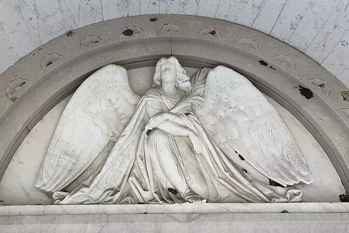 New Orleans Metairie Cemetery Tour: Millionaires and Mausoleums