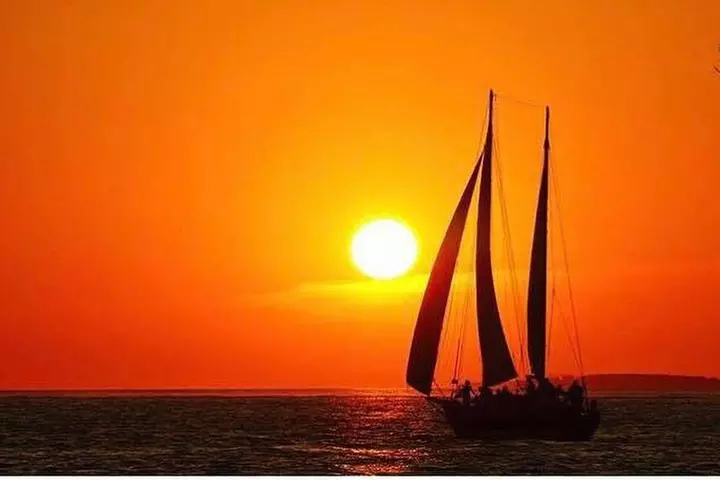 Sunset Sail in Key West with Beverages Included