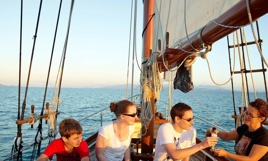 Image 7: Whitsundays Sunset Sailing Cruise