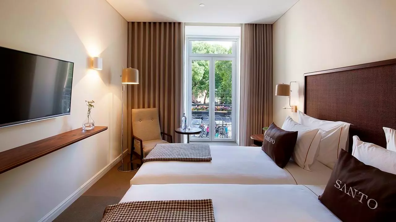 ✈ PORTUGAL | Lissabon - Hotel Corpo Santo Lisbon Historical 5*, 2 N...