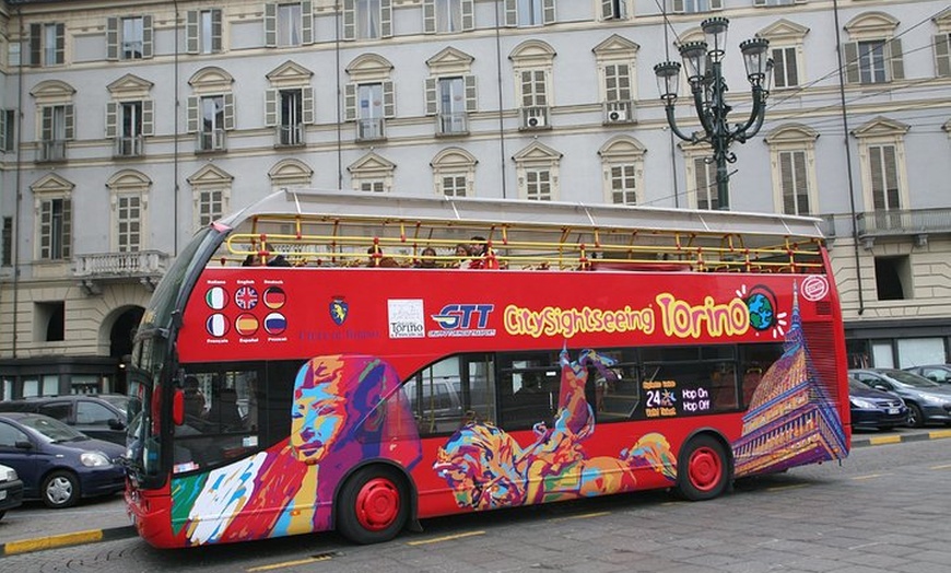 Image 2: Tour hop-on/hop-off della città di Torino