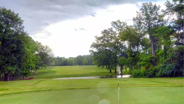 Online Booking - Round of Golf at Lake of the Woods Golf Course - Primary Image